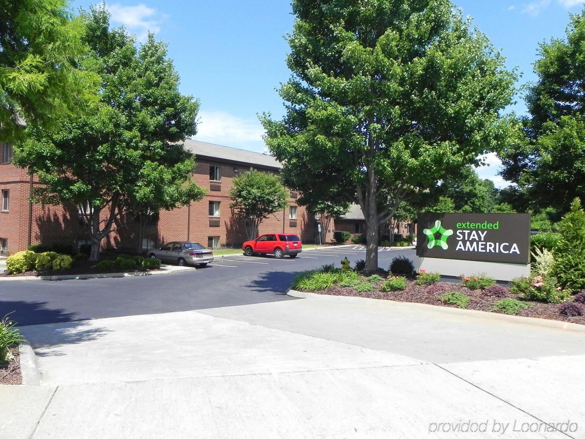 Extended Stay America Select Suites - Charlotte - University Place - E Mccullough Dr Exterior foto